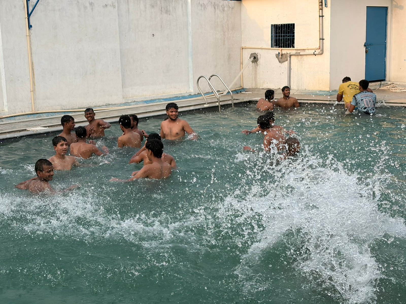 swimming-pool-7702